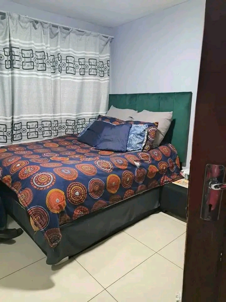 1 bedroom cottage in ext 4
separate lockable  in Ebony Park