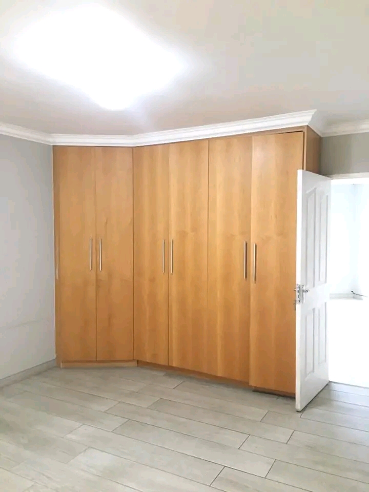 Beautiful modern 3 bed house for rent on a sh  in Elandspark