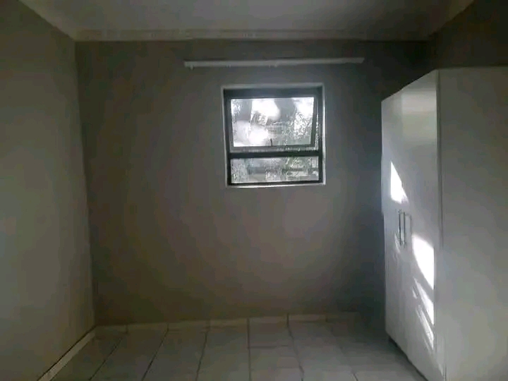 2 bedroom cottage to let in highland road joh  in Kensington