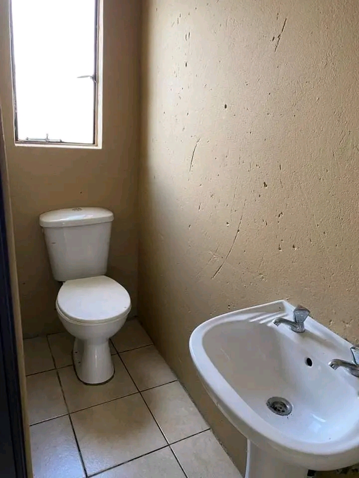 1 bedroom bachelor  available to rental immed  in Orlando West