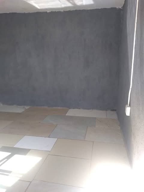 Room available at maokeng extention r1800. in  in Tembisa