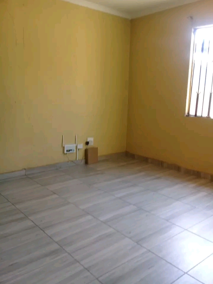 Room available for rental in ext.11. opposite  in Protea Glen