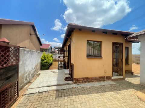 2 bed house for rental in block vv
- next to  in Soshanguve