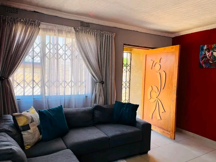 2-bedroom house for rent in phase 3, soweto �  in Braamfischer