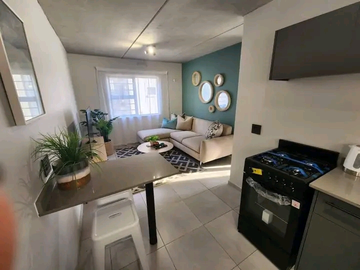 Jhb south 
acacia grove
kitchen fitted 
op  in South Hills