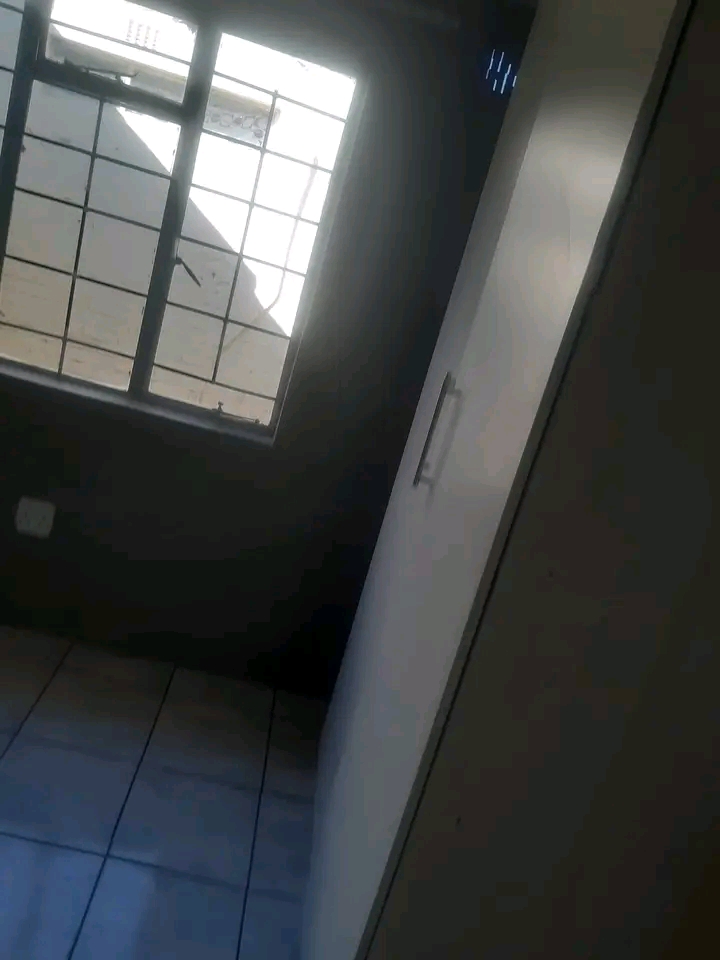 Cottage to rent, at no 76 bouquet street joha  in Rosettenville