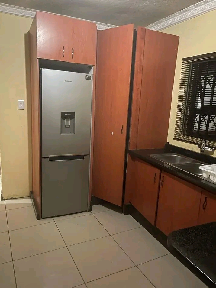 Room for rental available from the 1st of may  in Diepkloof
