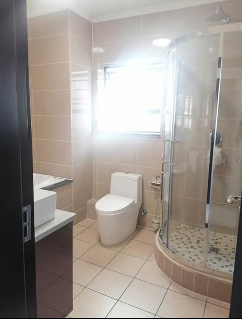 3 bed apartment 
available now
a spacious d  in Blue Hills