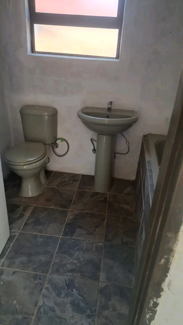 Newly built 2 bedroom cottage available immed  in Vosloorus