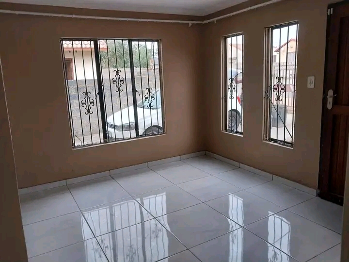 Full house  in extension 4
with:
2 bedroom   in Ebony Park