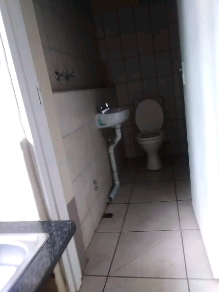 Big bachelor to let in onyx street jhb r4200  in Kensington