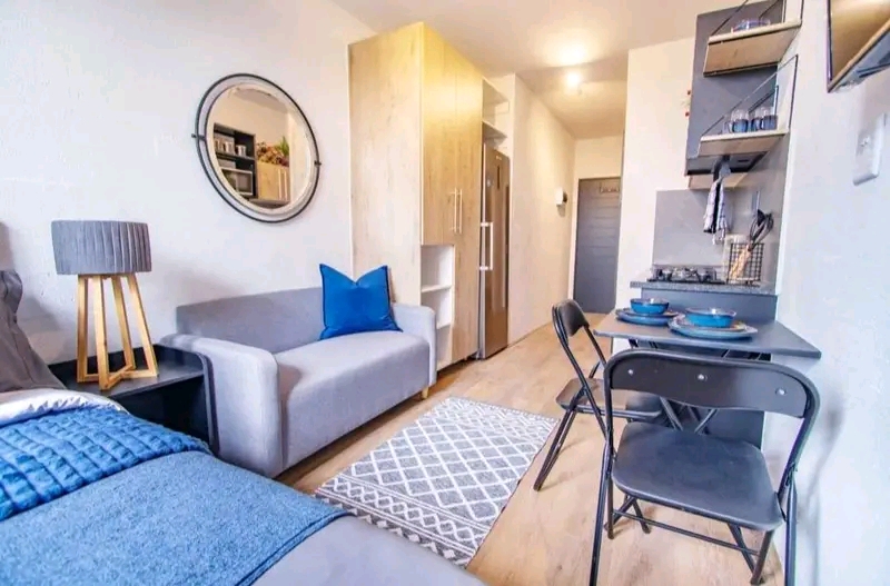 Bachelor apartment with balcony for rent (jus  in Northcliff