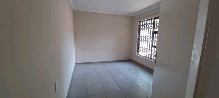 2 bedroom house in ext 3 in a boom gated area  in Birch Acres