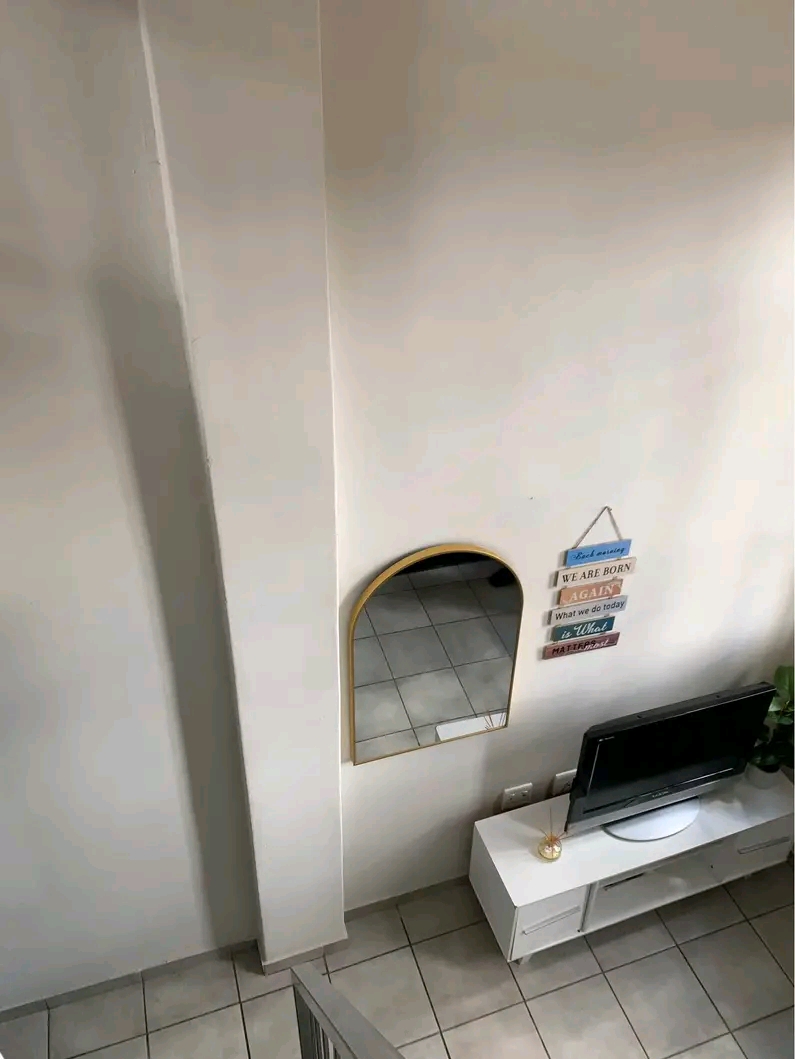 1 bedroom loft 4500
bachelor 3800
electrici  in Maboneng