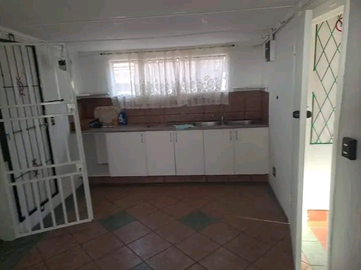 2 bedroom cottage to rent in sunny ridge near  in Germiston