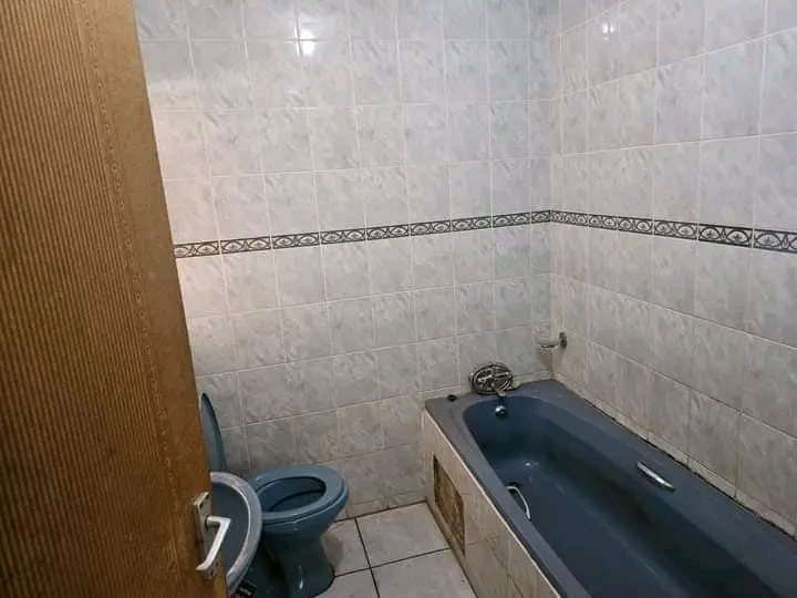Four room cottage to rent available

-tiled  in Difateng