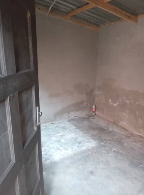 Room to rent available 1200 including electri  in Tembisa
