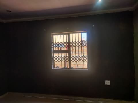 Bachelor unit available for rental at ext4 .   in Protea Glen