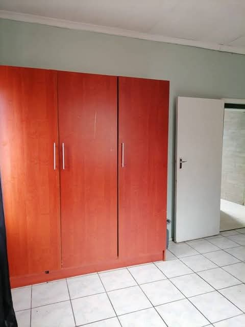 To rent in ext 5. 
3 bedrooms with bics.
1   in Ennerdale