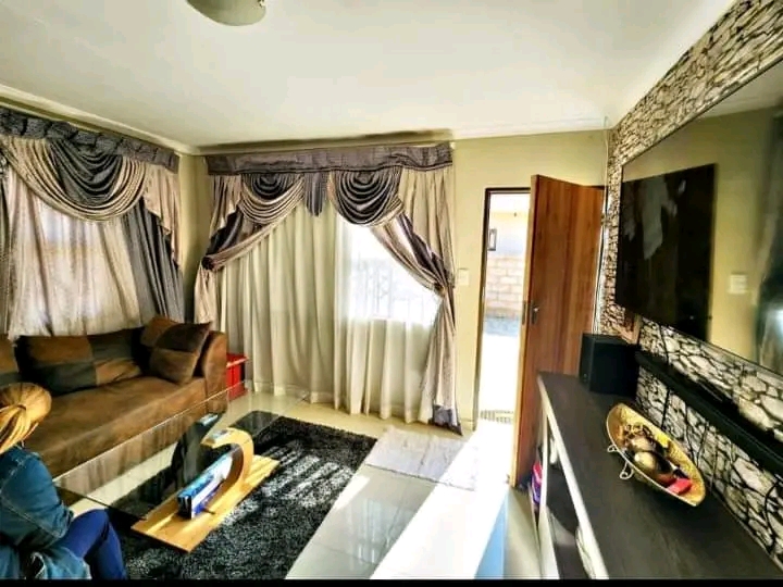 House is available to rent available immediat  in Windmill Park