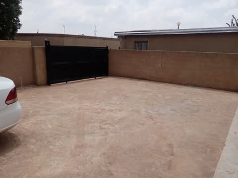 Place available for end of february occupatio  in Tembisa