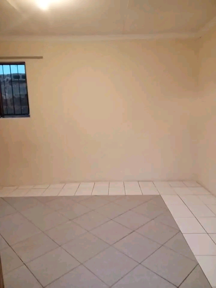 Room available for rental for r1400 at  ext 3  in Chiawelo