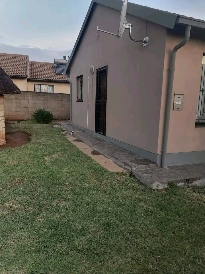 2 bedroom house available for rental in marim  in Vosloorus