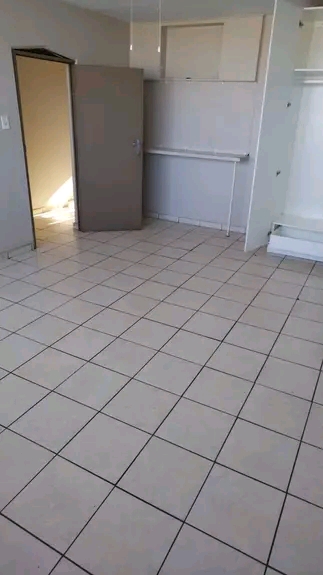 Single room available for a female @bryanston  in Bryanston