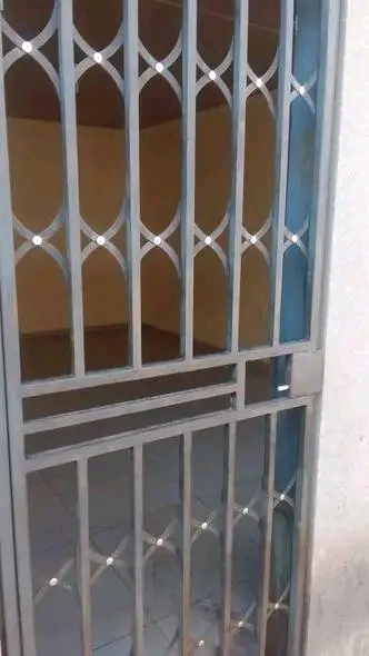 Big room (garage size) for 1600 to rent avail  in Vosloorus