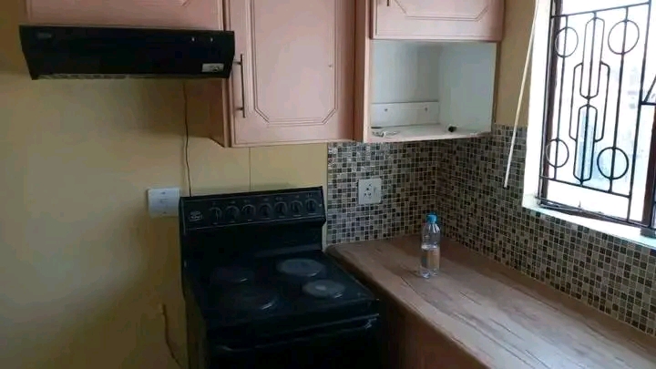 2 bedroom house -with 4 outside rooms -to ren  in Ebony Park