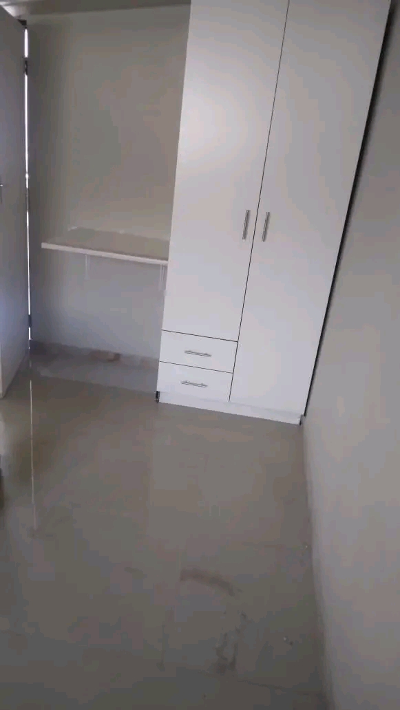 2 bedroom cottage to rent  for r7000
deposit  in Old Birch Acres