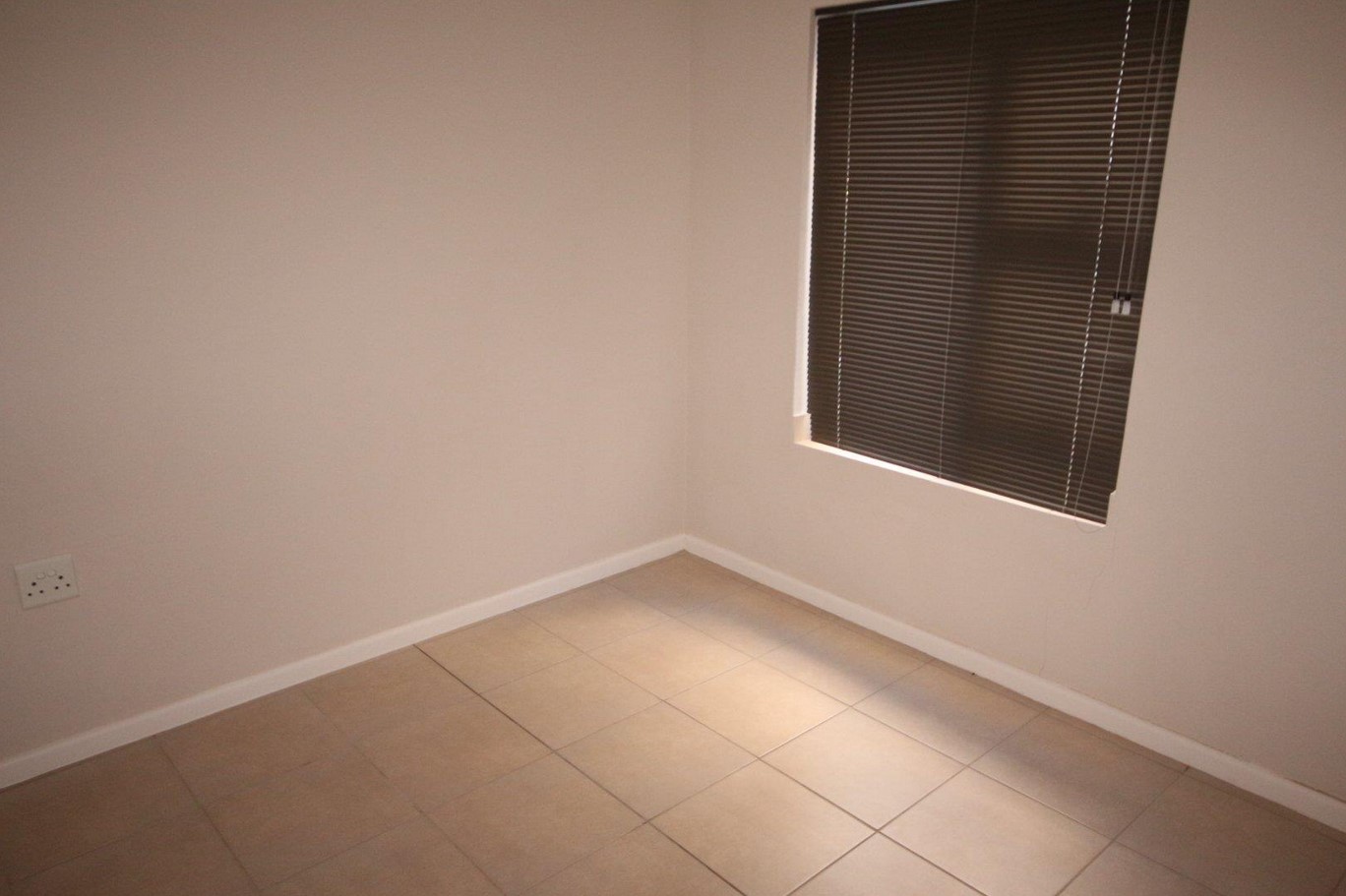  ground floor apartment available

spacious  in Kraaifontein