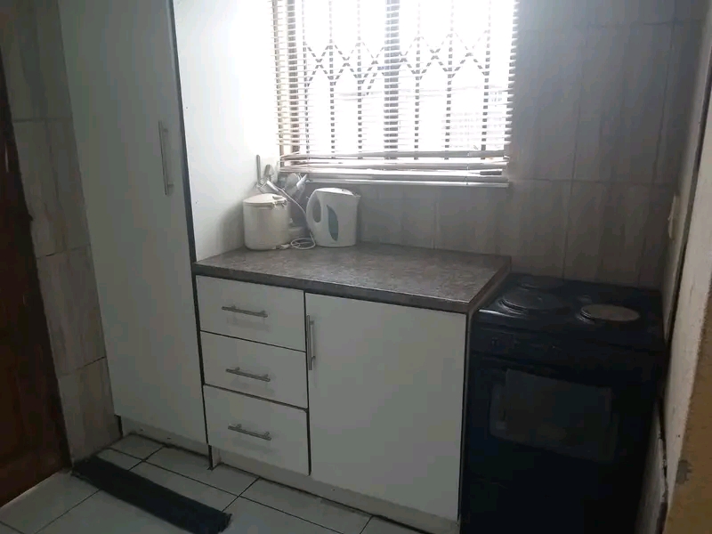 House available rent 
r5500 + r5500 deposit   in Dawn Park