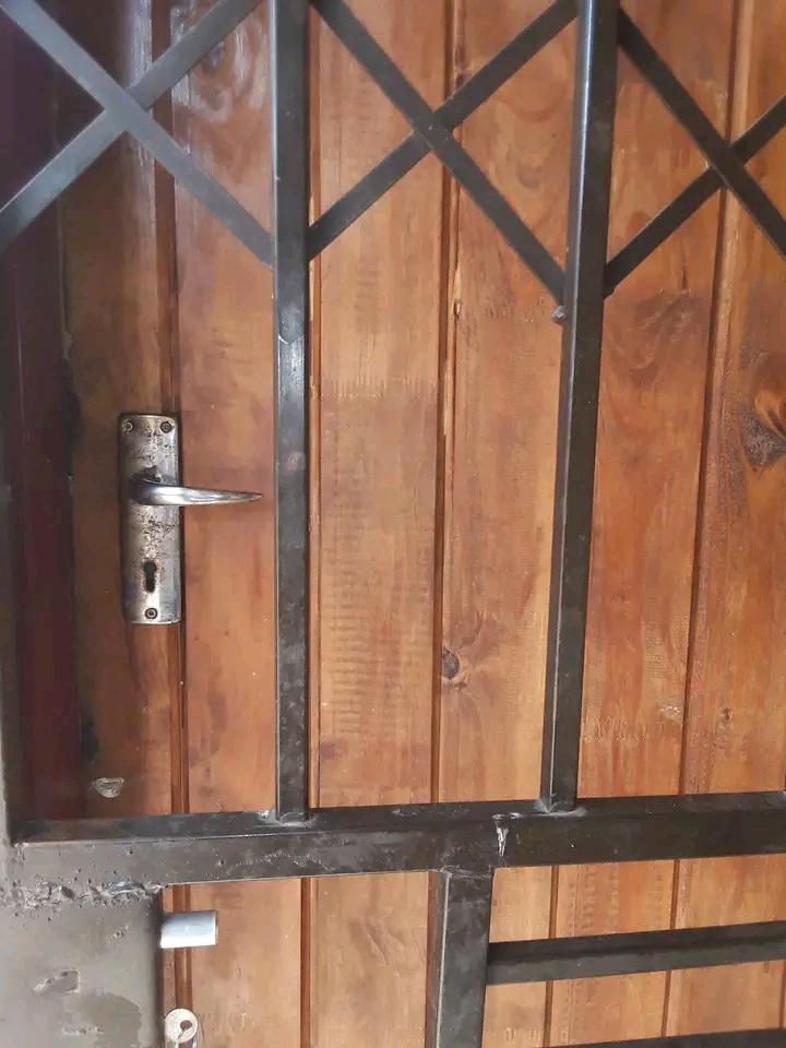 Room to rent ready to occupy next to freedom   in Freedom Park