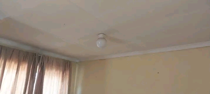 Two bedroom house to rent in ext 11
it has l  in Protea Glen