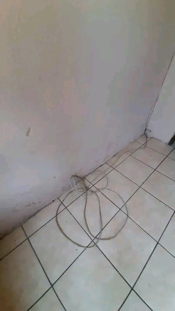 2 combined room
outside toilet and shower
p  in Ebony Park