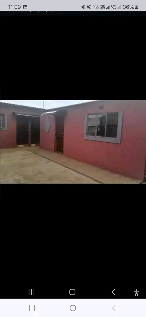 4room house available rent r2500
and
room t  in Vosloorus