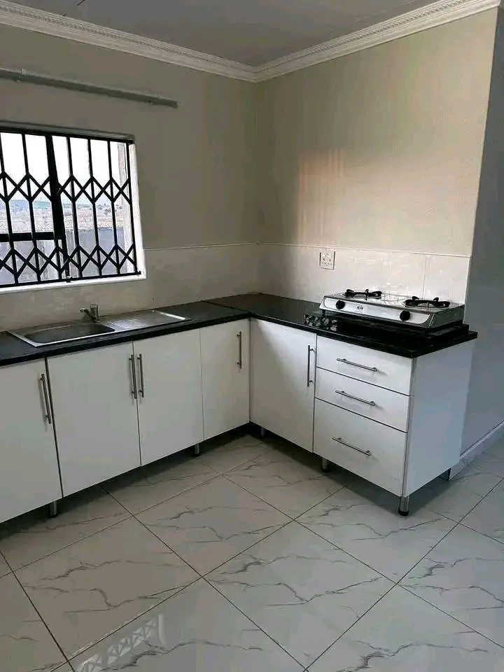 Open plan bachelor available at hospital view  in Tembisa