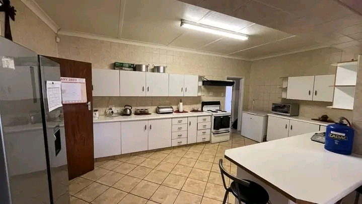 3 bedroom house to rent. 3 bedrooms tiled
ma  in Boksburg