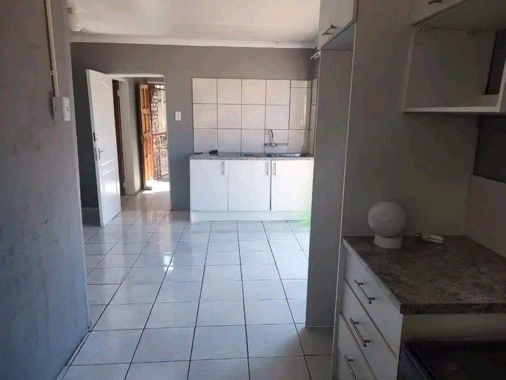 2 bedroom townhouse to rent at thabeng ❗
r  in Birchleigh North
