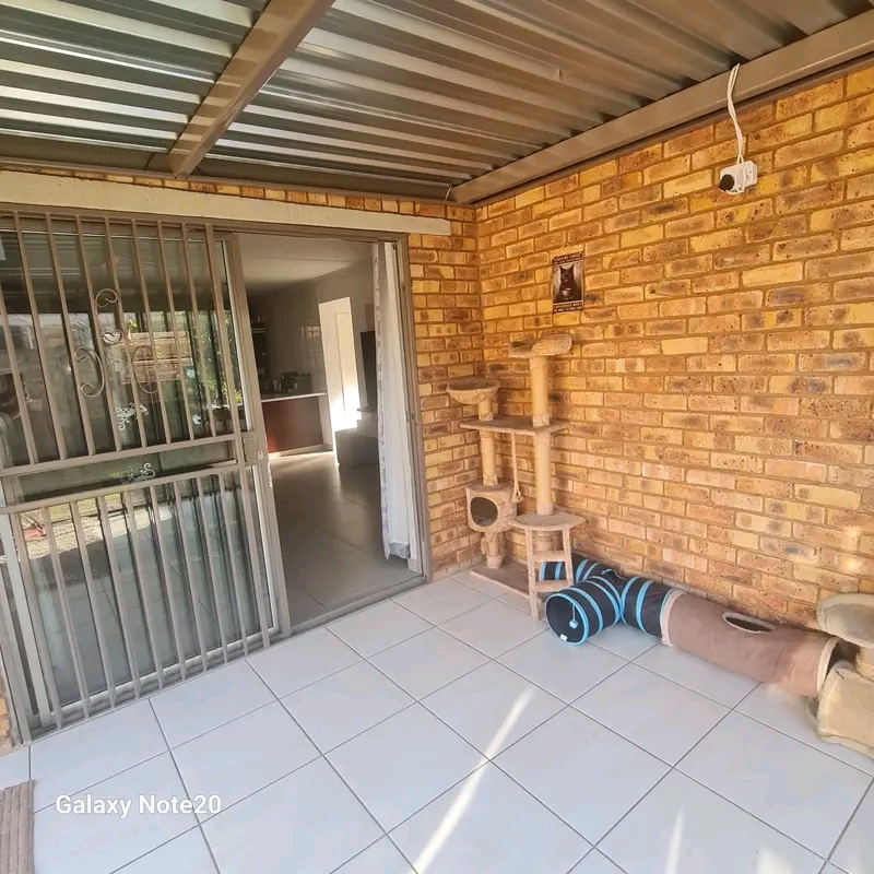 Stylish house is up for rental 1 september202  in Benoni