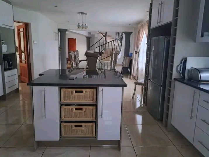 6 bedroom double storey to lease in ext 24 fo  in Protea Glen
