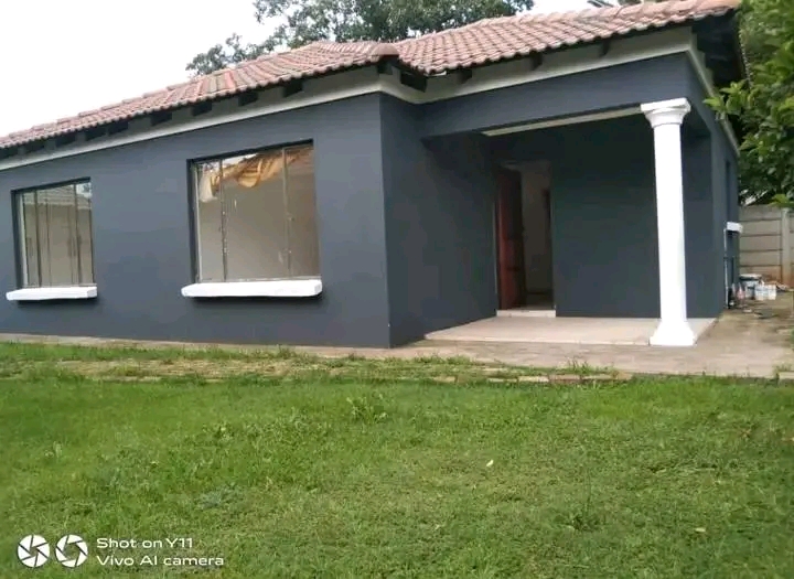 2 bedroom bachelor available  for r4000pm, de  in Birch Acres