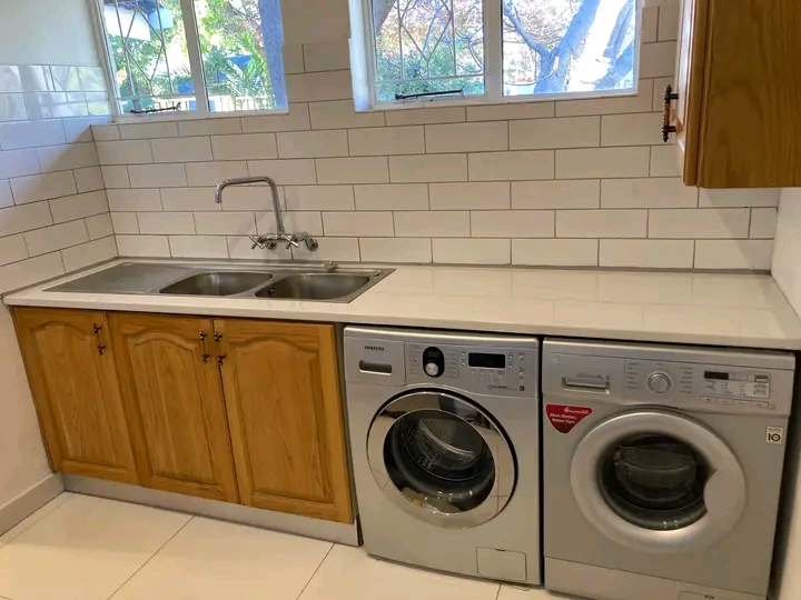 Room to rent in house-share, r4,350.00, for a  in Ferndale