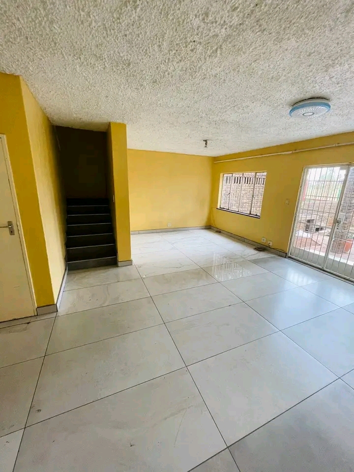 3 bedrooms duplex apartment with built in cup  in Clayville