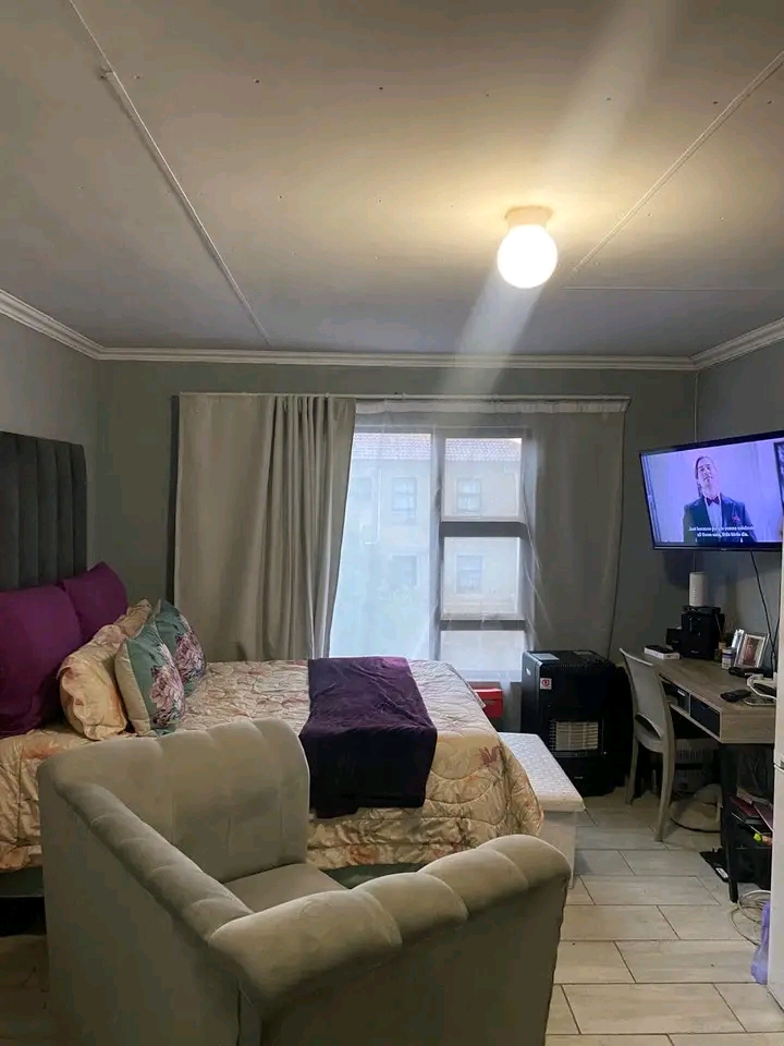 Room to rent near birch acres mall. 
r3000 r  in Birch Acres