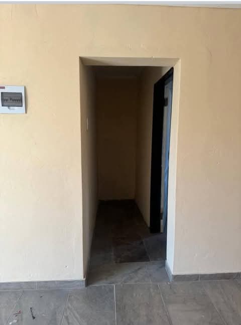 2 bedroom
rent r5000
deposit r5000
fully f  in Leondale