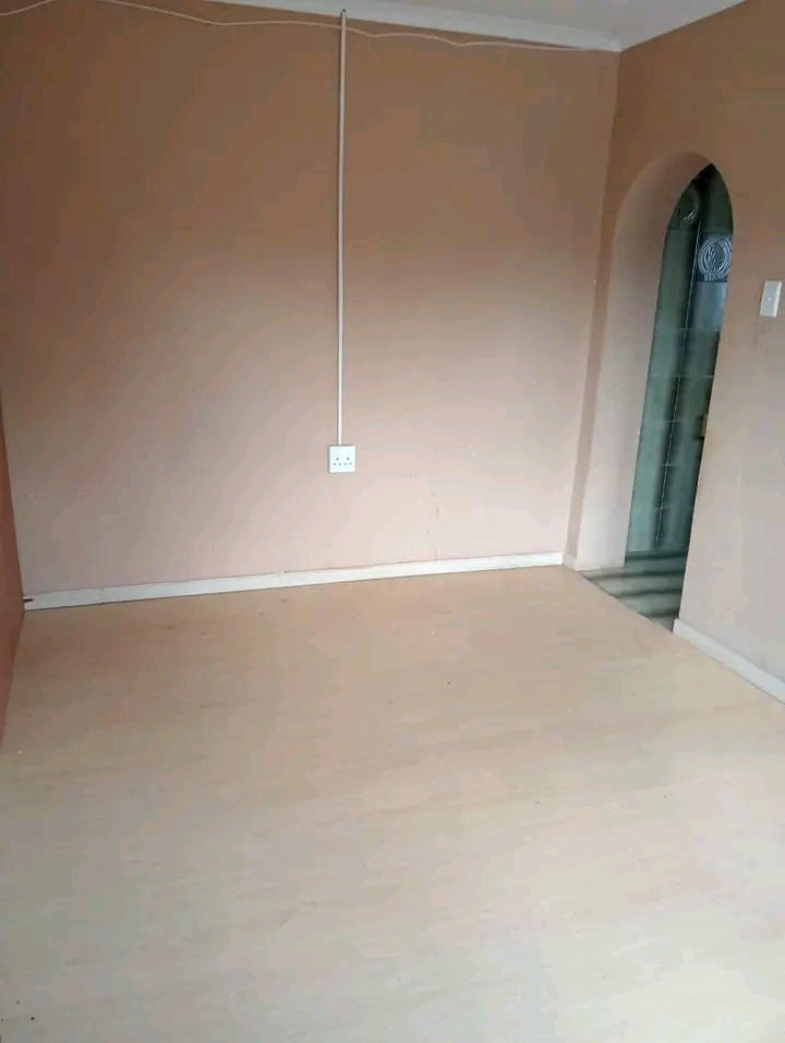 2 rooms  available to rent. own toilet and sh  in Kempton Park