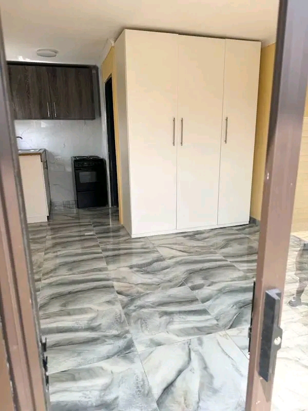 1 spacious  room 
built in wardrobe
lounge   in Sky City
