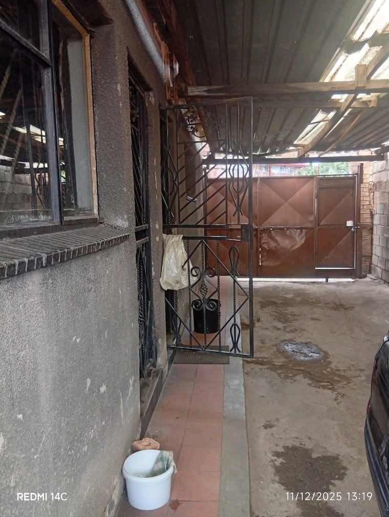 Standard room available in zone 5 not far fro  in Meadowlands